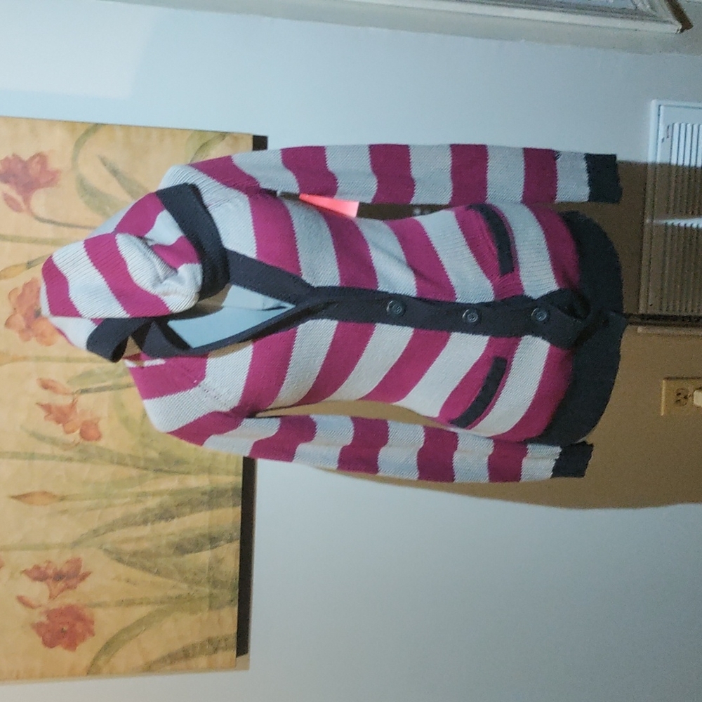 Roxy hooded sweater size small